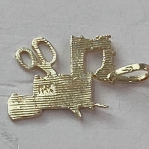 Vintage 14k Gold Diamond Cut Crafters Sewing Charm Pendant - Picture 5 of 5